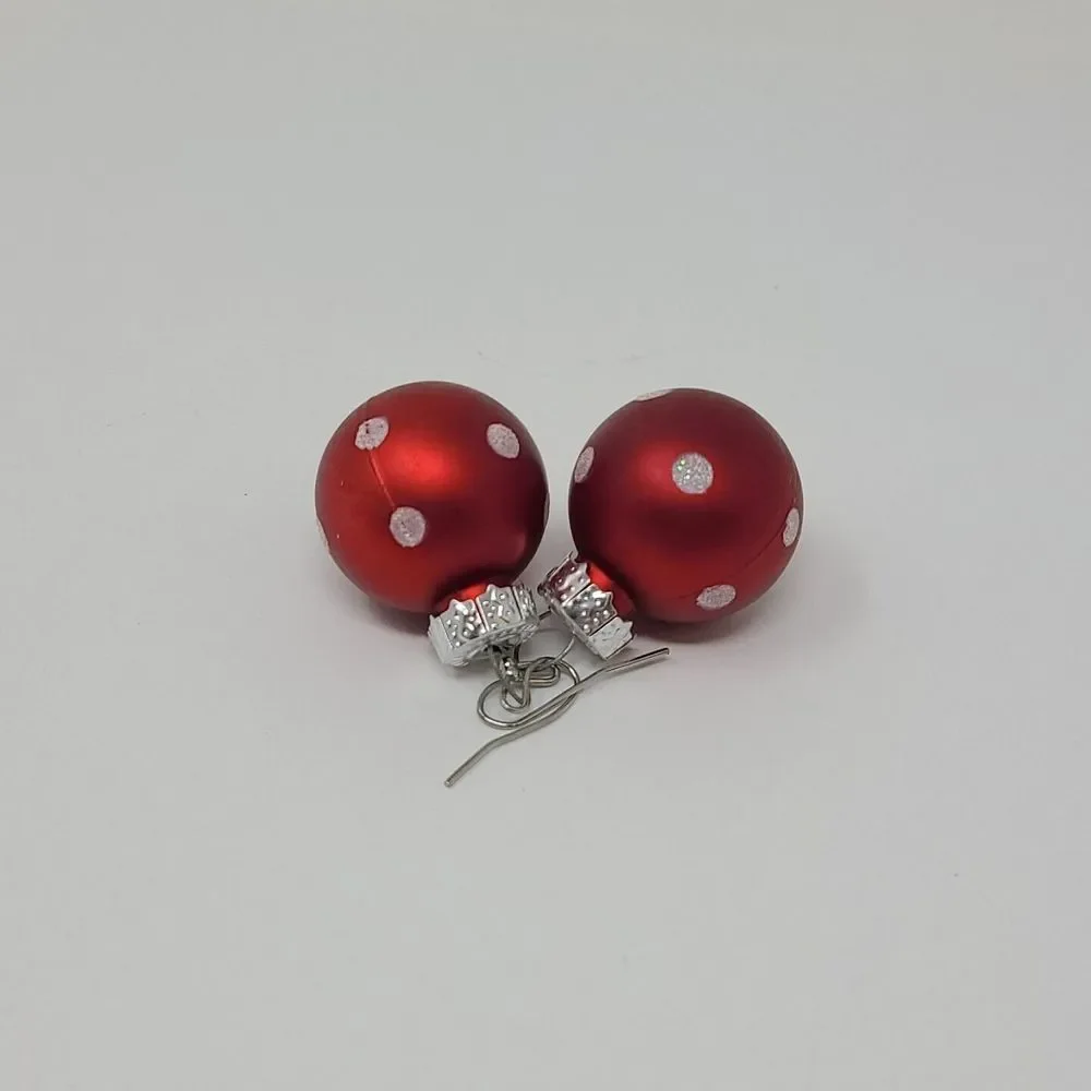 Lot of 5 Pairs of Christmas Holiday Earrings Hoops Wreaths Snowman Gloves Etc